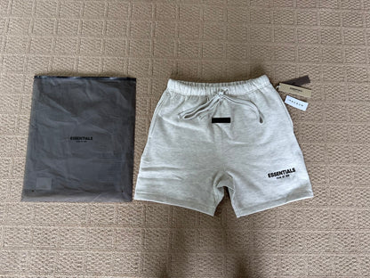 Fear of God Essentials Shorts Light Oat