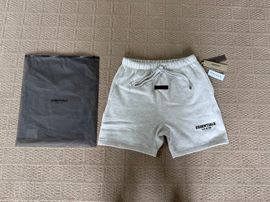 Fear of God Essentials Shorts Light Oat